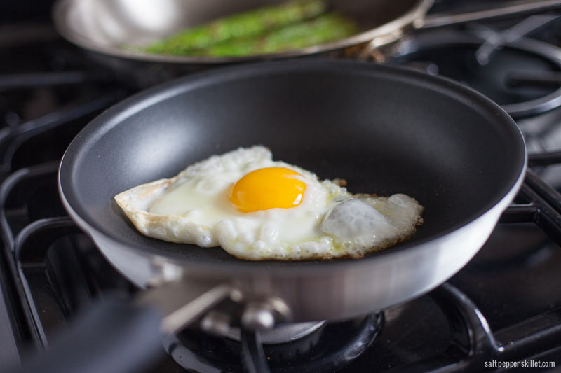 asparagus and fried egg