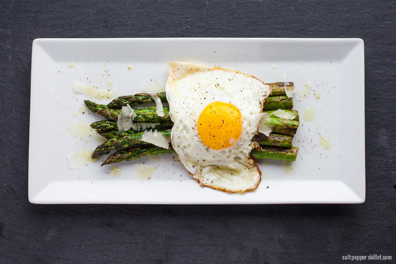 asparagus and fried egg