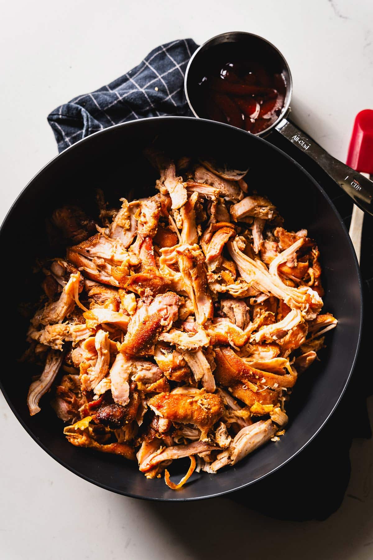 bbq pulled chicken and bbq sauce