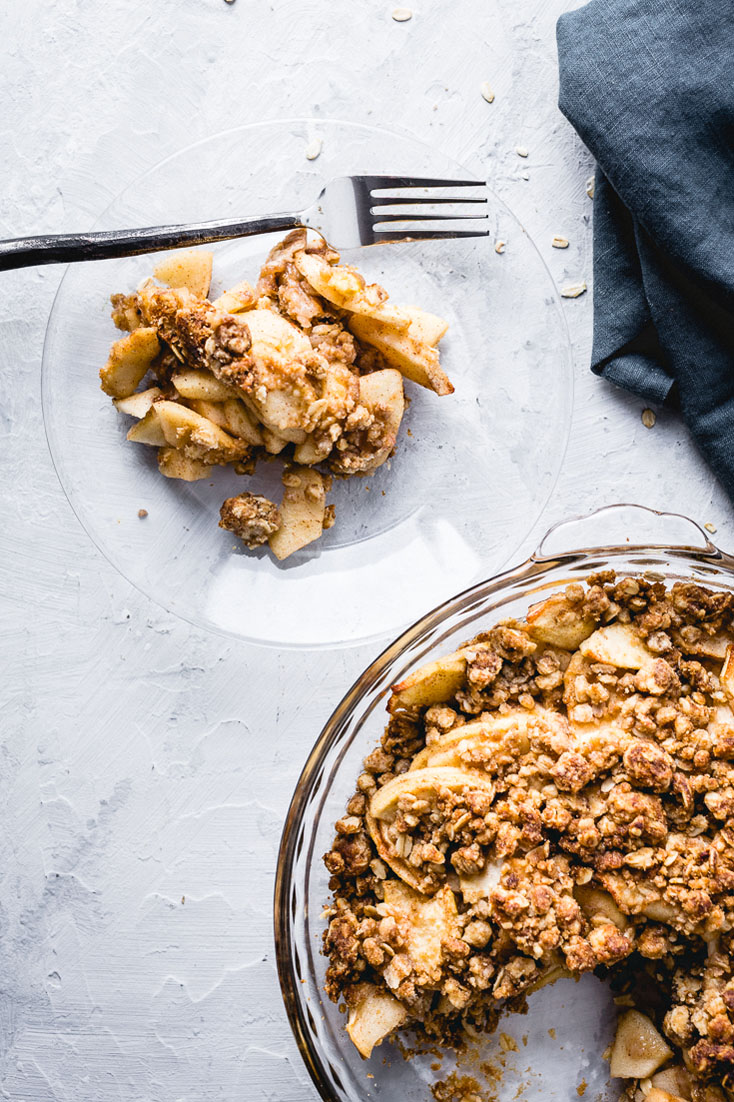 easy apple crisp on plate overhead