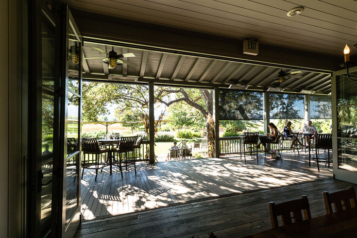 frog's leap winery tasting room patio