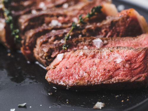 https://saltpepperskillet.com/wp-content/uploads/perfect-sous-vide-ny-steak-horizontal-500x375.jpg