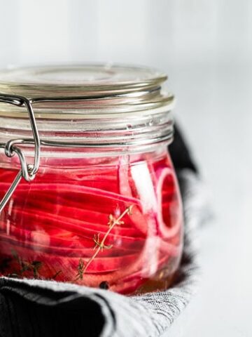 pickled red onions horizontal 1