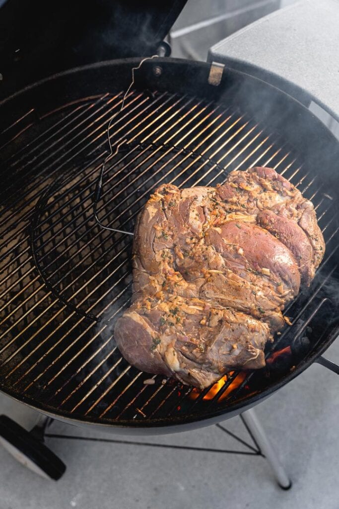 searing butterflied leg of lamb on the grill