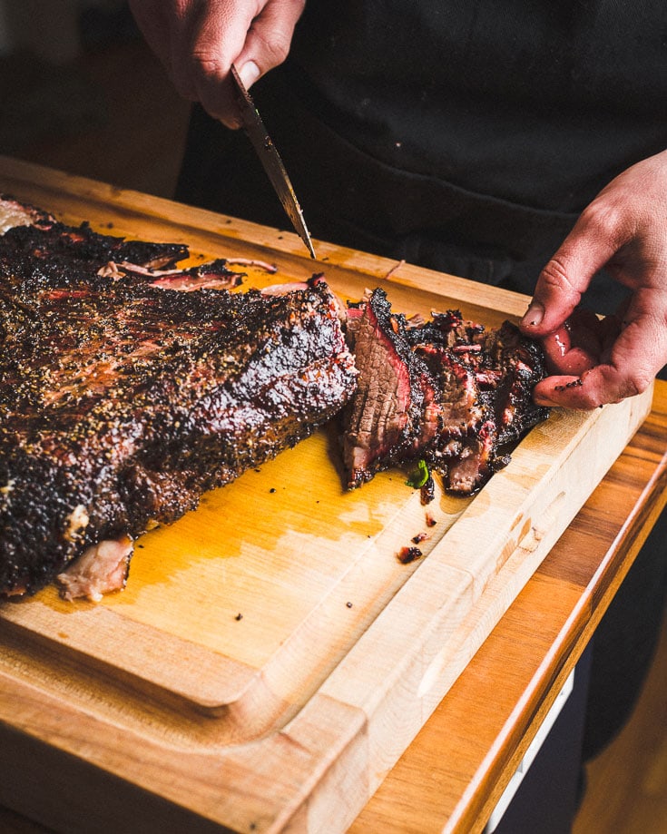 slicing smoked brisket