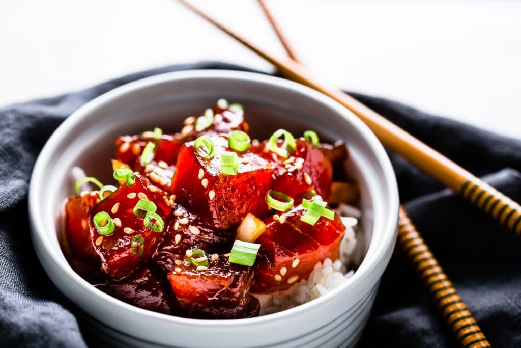 tuna poke bowl - close up